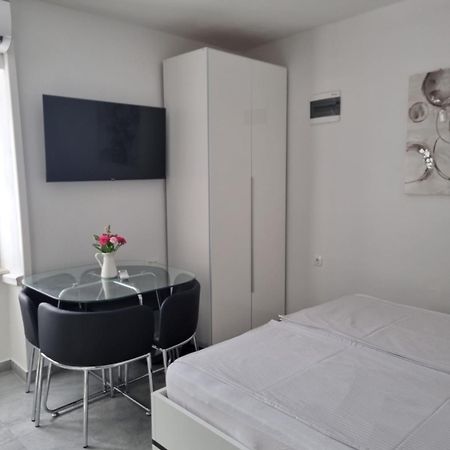 Apartments And Room Vela Senj  Bagian luar foto